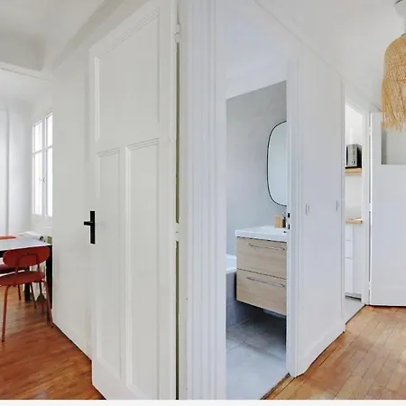 Appartement, Coeur Des Batignolles Montmartre Paris