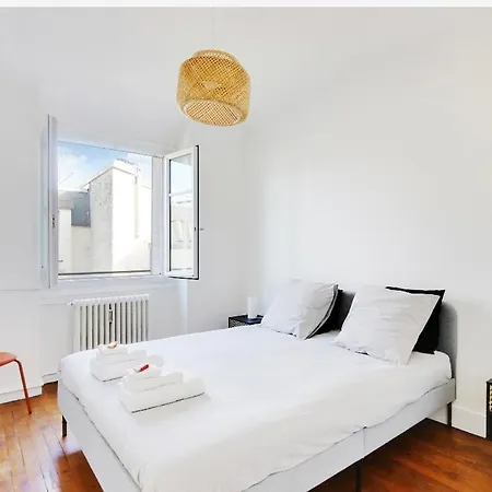 Appartement, Coeur Des Batignolles Montmartre Appartement
