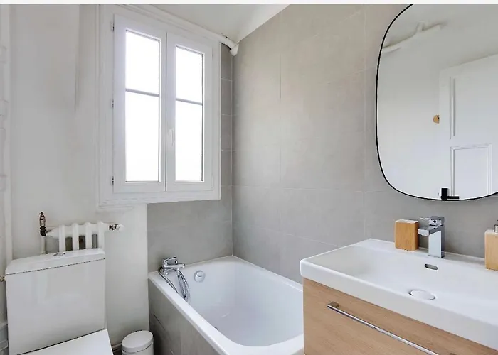 Appartement, Coeur Des Batignolles Montmartre Apartament *